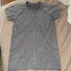 lululemon athletica Gray Short Sleeve Tee